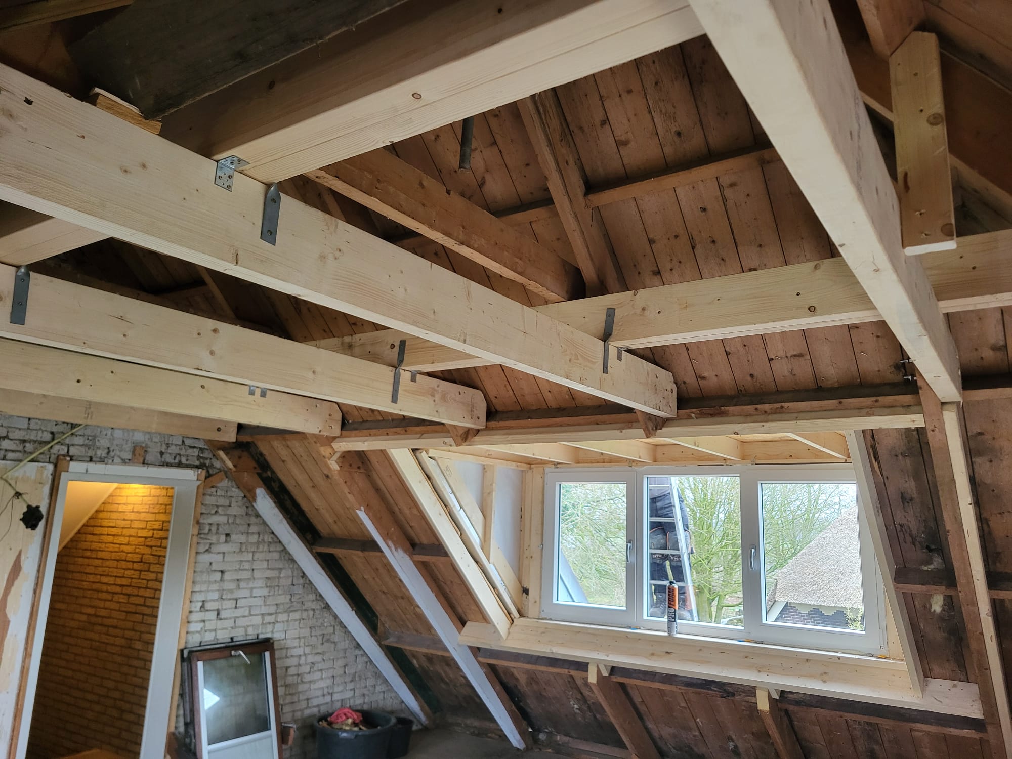 Dubbele dakkapel op boerderij geplaatst in Assen - Dakkapellen Drenthe