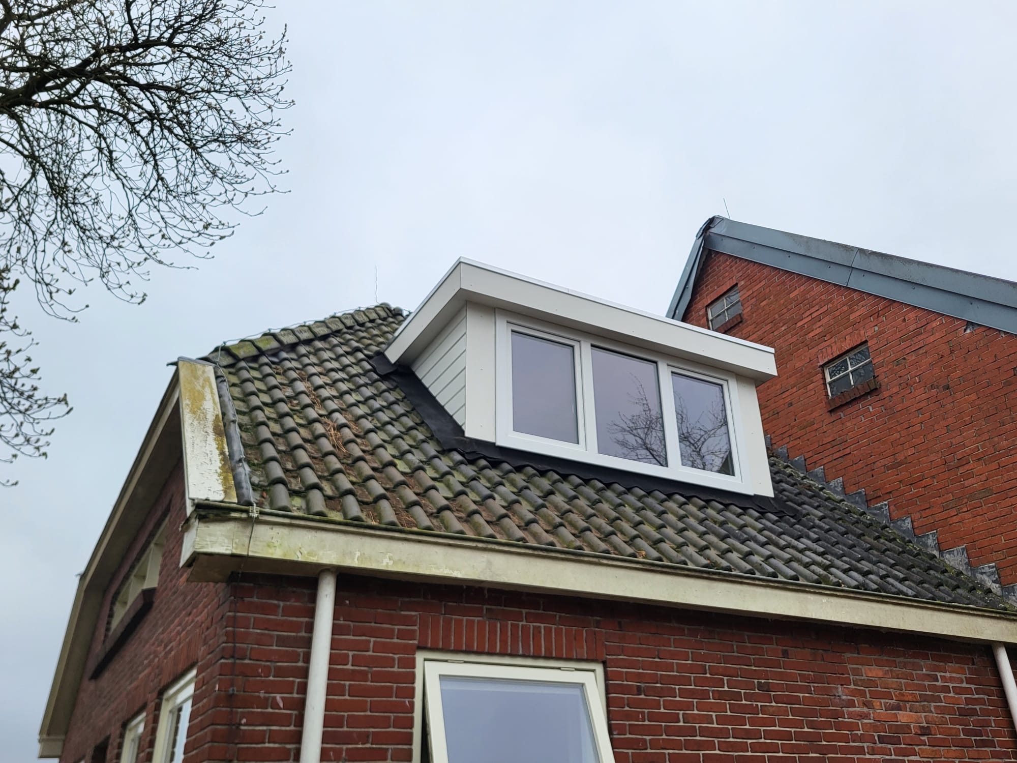 Dubbele dakkapel op boerderij geplaatst in Assen - Dakkapellen Drenthe